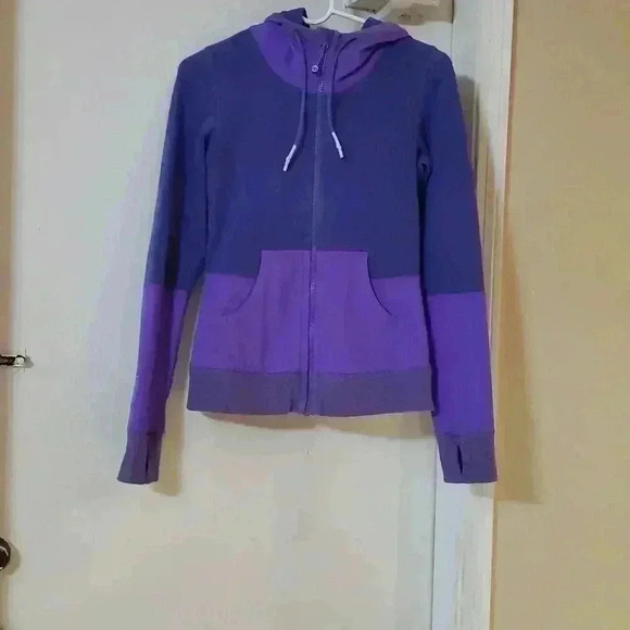 Lululemon sweater - Picture 2 of 12